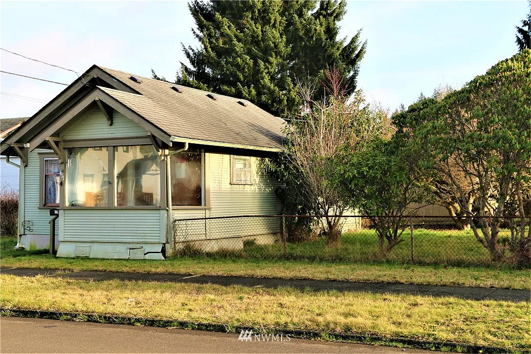 411 E Street photo 1
