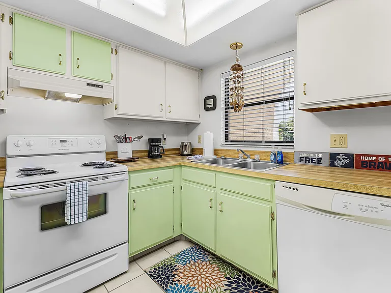 16320 Dublin Cir #203 — Photo 10