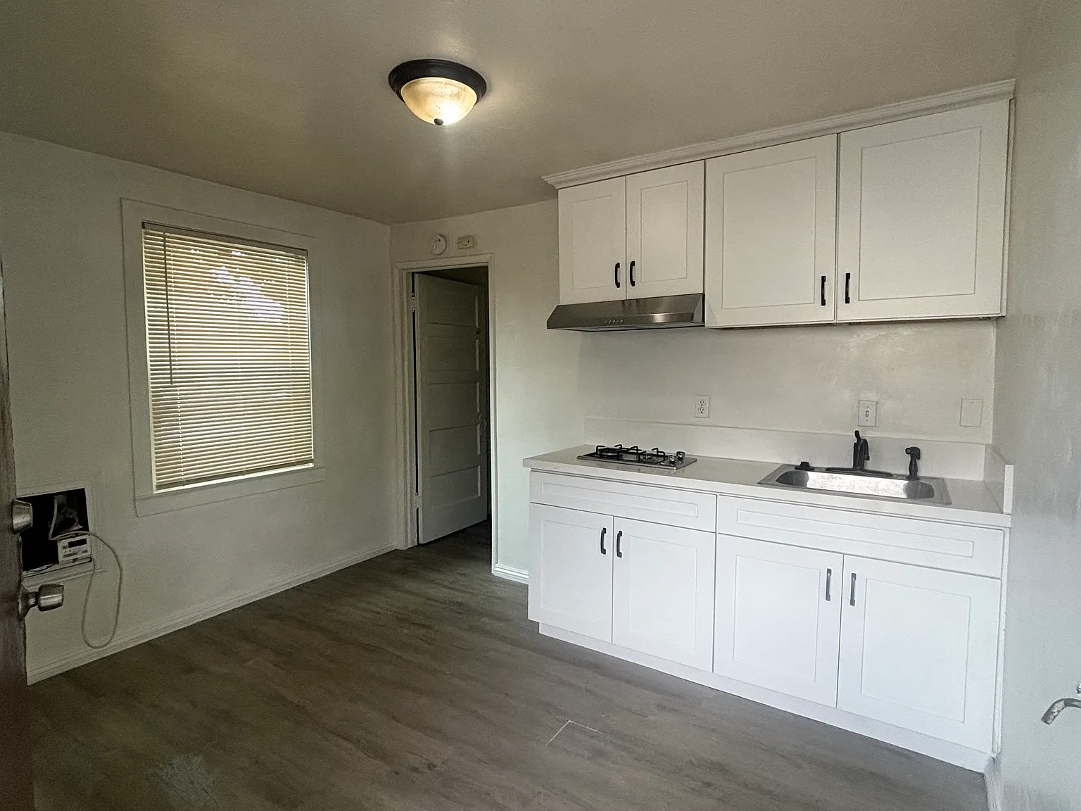 Studio, 350 sqft, $1,400 — Photo 2