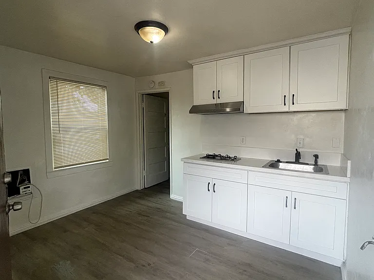545 Weber St #545 — Photo 2