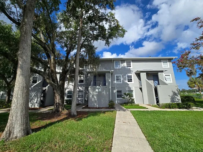 2 bed, 1.0 bath, 504 sqft, $1,100 — Photo 3