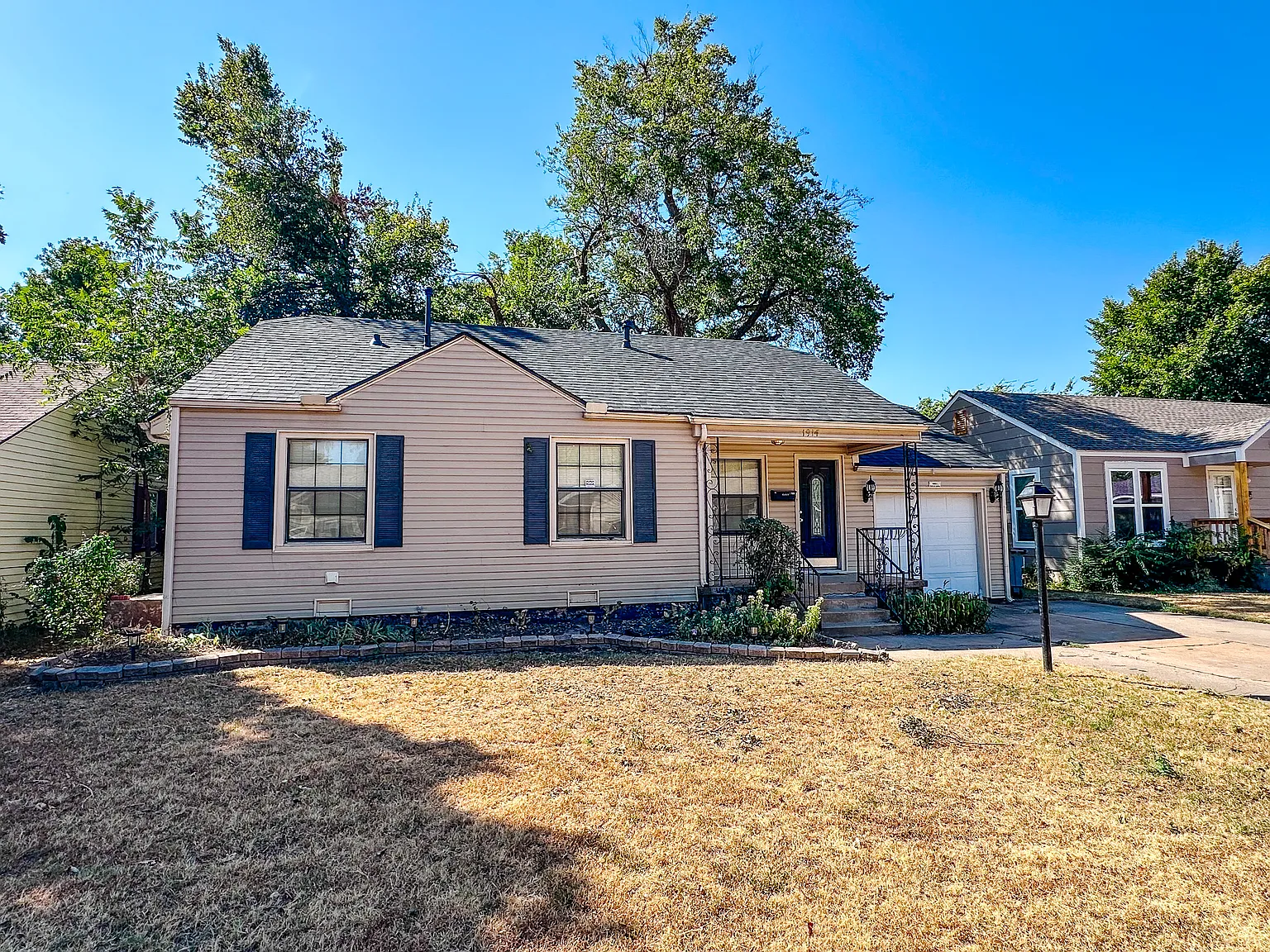2 bed, $850 — Photo 2