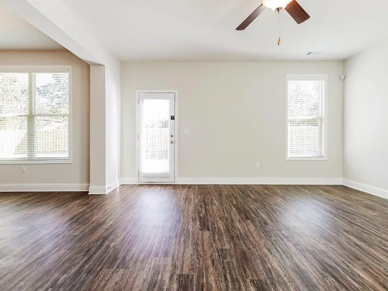 Quinn Residences at Vista Lakes — Photo 17