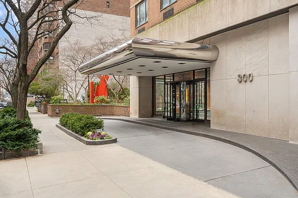 300 East 54th Street #23J in Sutton Place, Manhattan