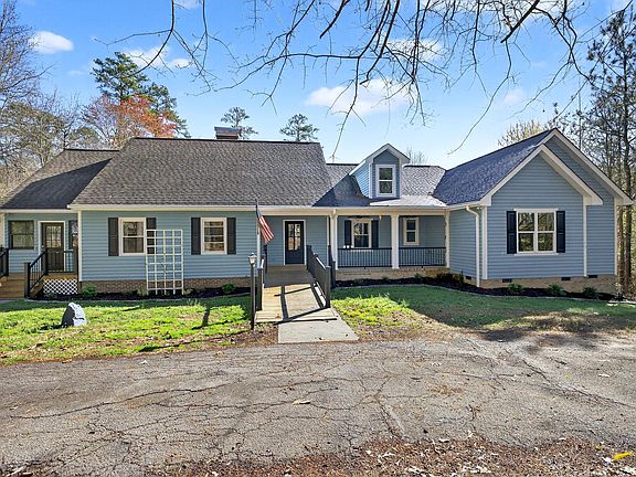 2nd image of 810 Woodland Rd