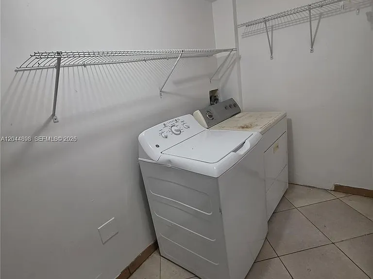 5720 Douglas St — Photo 11