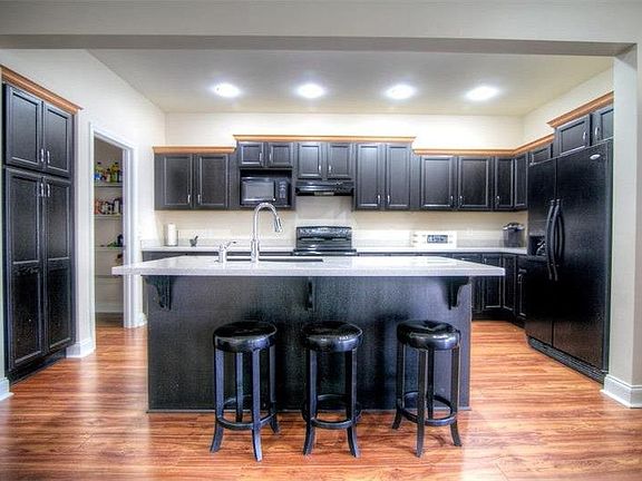 Kitchen/Breakfast Bar