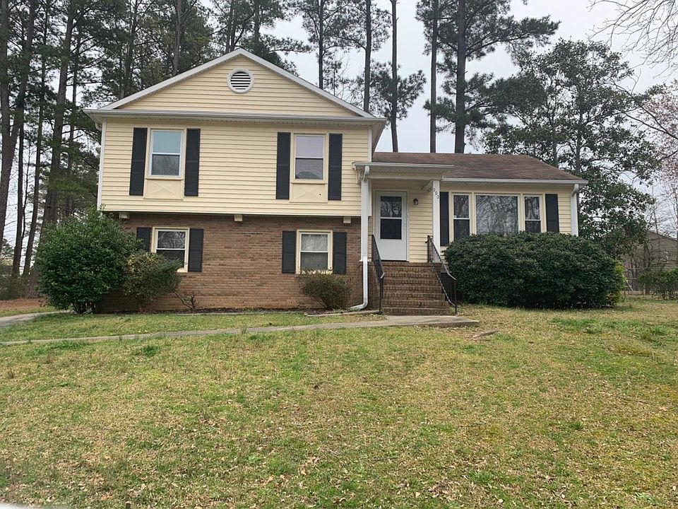 1st image of 202 Seven Oaks Ln