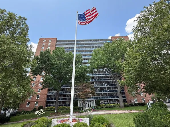 97-07 63rd Rd #9, Rego Park, NY 11374