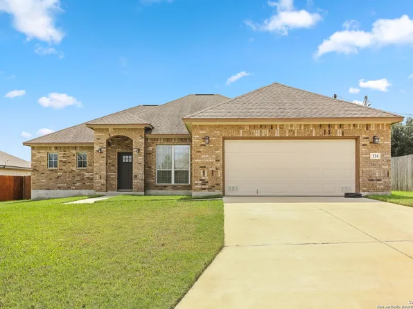 124 Ridgecrest, Floresville, TX 78114