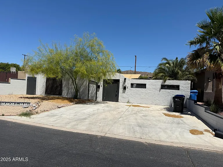 1518 E Cortez St — Photo 1