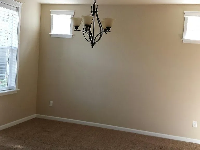 3905 Amelia Ct NE — Photo 15