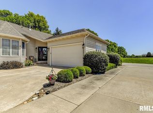 327 Boulder Creek Dr, Chatham, IL