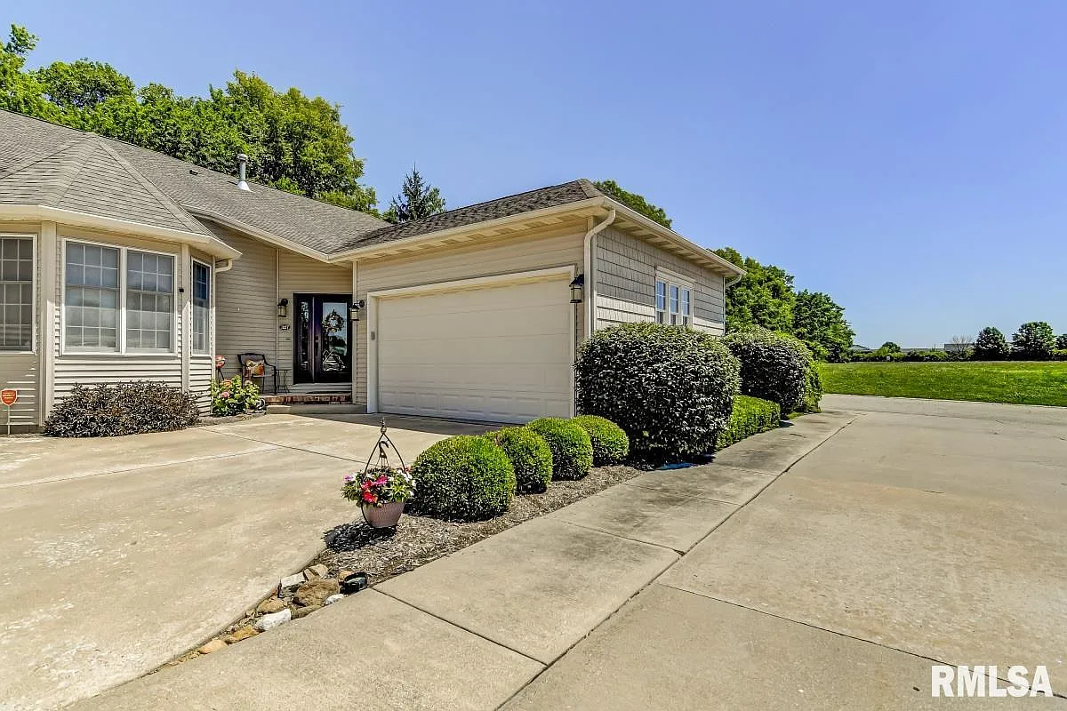 327 Boulder Creek Dr photo 1