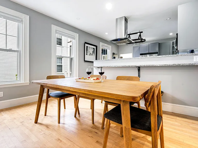77 William St #1 — Photo 5