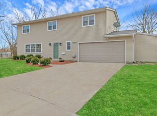 18453 W Geier Rd, Gurnee, IL 60031