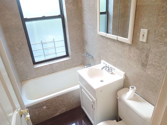 5th image of 2563 42nd St APT 23