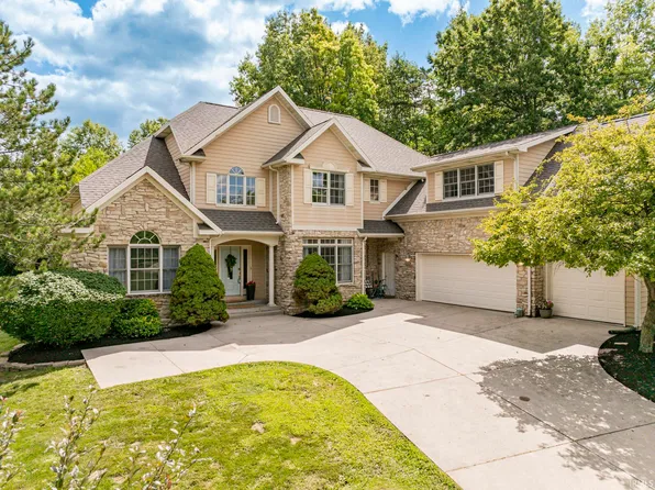 1300 N Grove Ct, Muncie, IN 47304