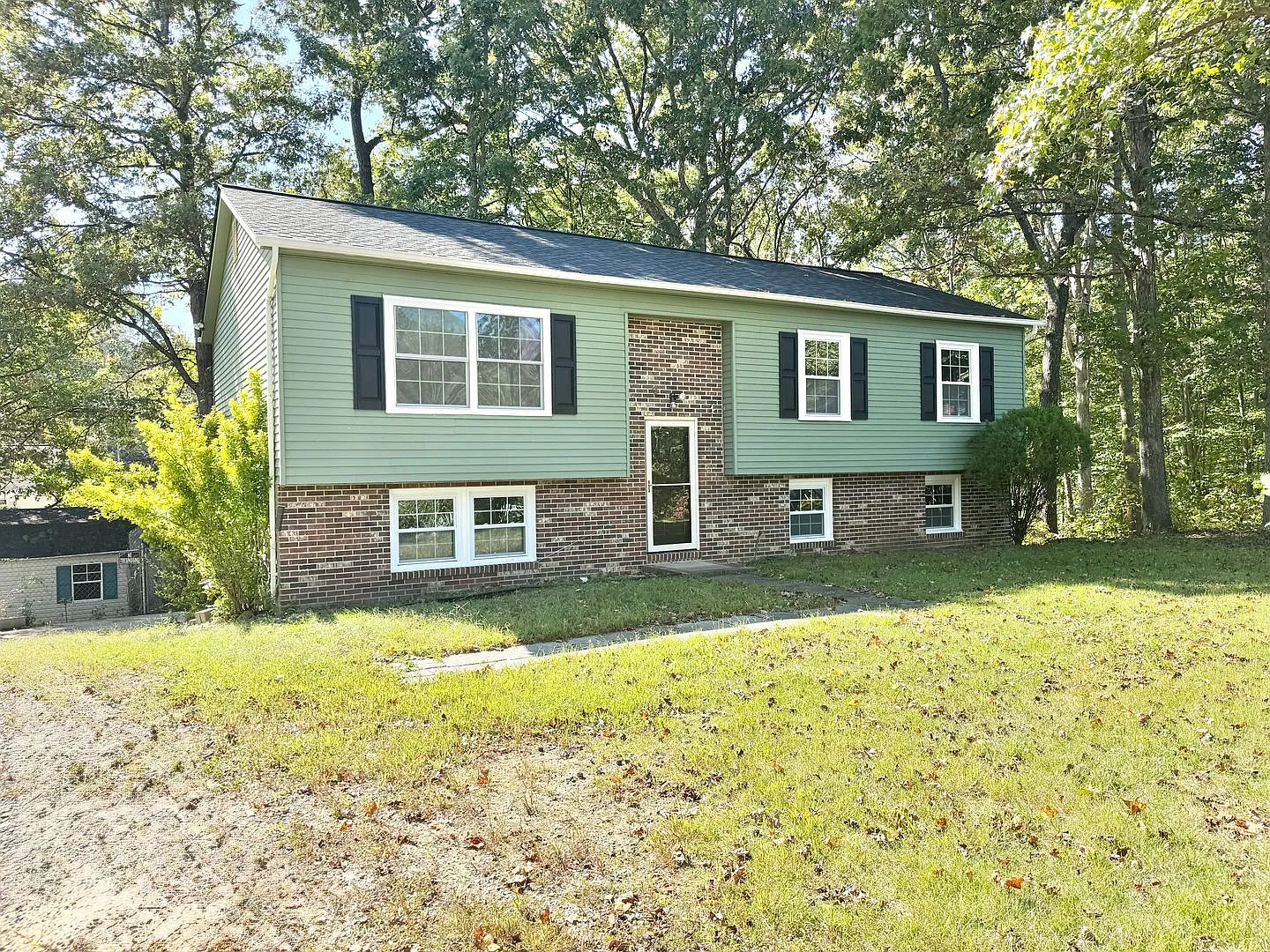 Spotsylvania - Close To Restaurants And Shops — Photo 1