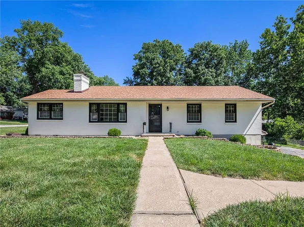 800 NE 60th Ter, Kansas City, MO 64118