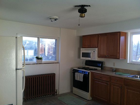 Kitchen - gas range & built in microwave