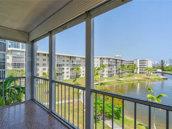 2851 Leonard Dr, Aventura, FL