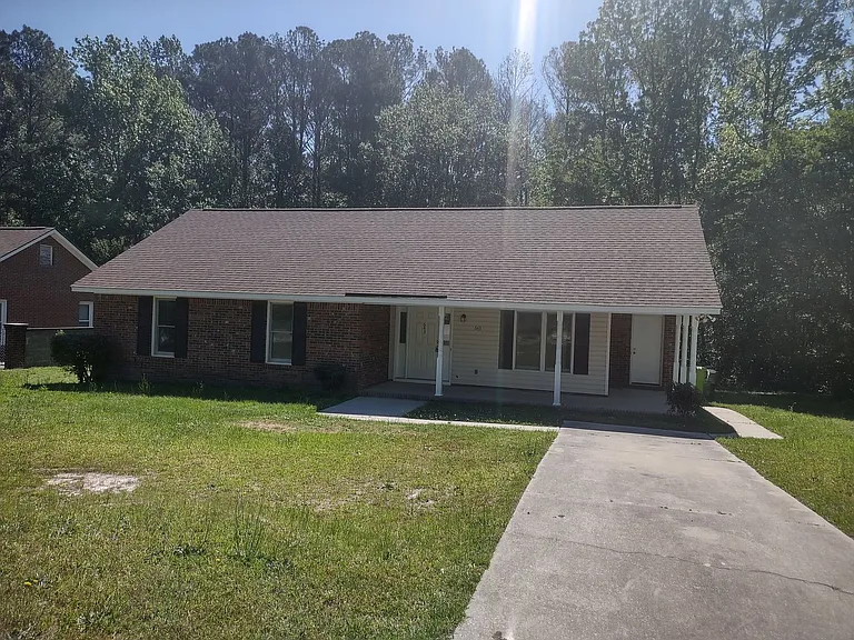 643 Folkstone Rd — Photo 2
