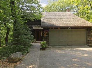 2408 Sherwood Hills Rd, Minnetonka, MN 55305
