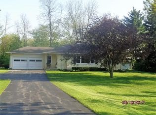 34817 Janesville Dr, Mukwonago, WI