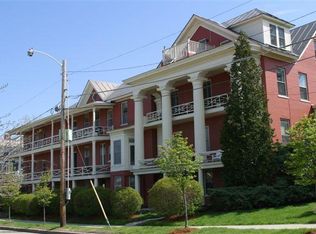 326 College St APT 14, Burlington, VT 05401