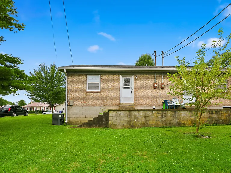 3215 Aqueduct Dr #B — Photo 20
