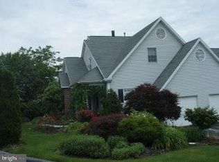 63 Hunters Trl, Gettysburg, PA 17325