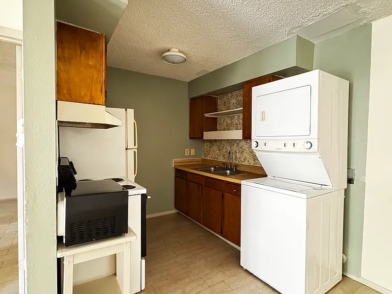 1326 S Saint Marys St #6 — Photo 13