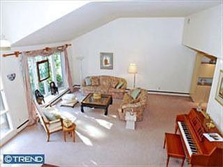 4th image of 1 Jacalyn Dr