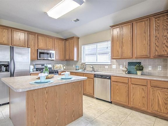 3rd image of 518 Cedar Branch Dr