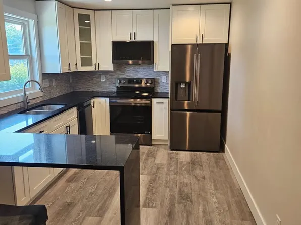 416 W 2nd St, Waconia, MN 55387