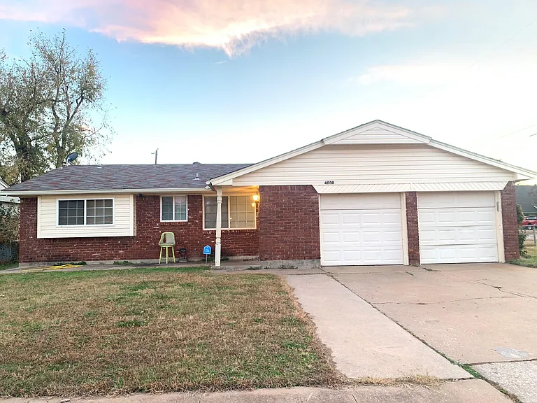 4000 SE 14th Pl — Photo 1