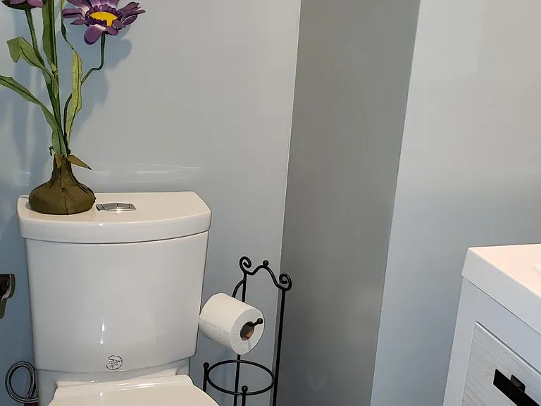 1/2 Bathroom
