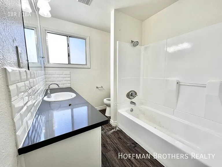 4641 W Slauson Ave #4 — Photo 8