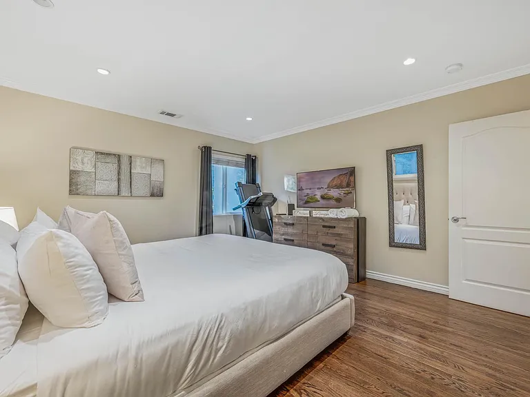 5659 Corbin Ave — Photo 34
