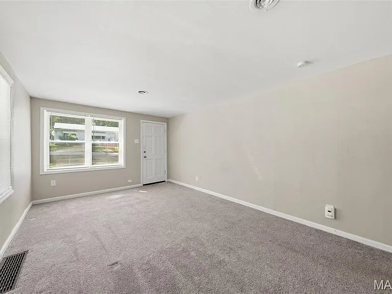 191 Bascom Dr — Photo 3