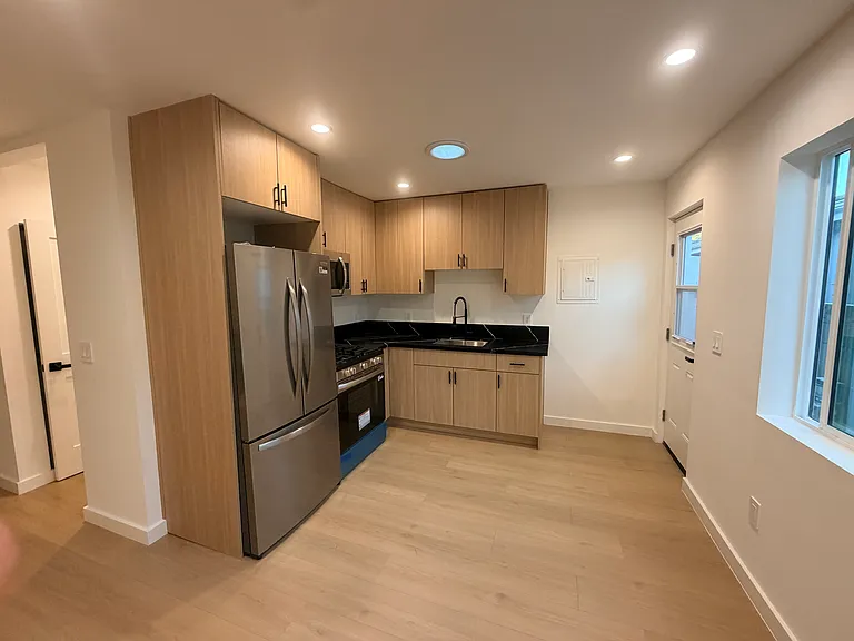 5920 Wilkinson Ave — Photo 34
