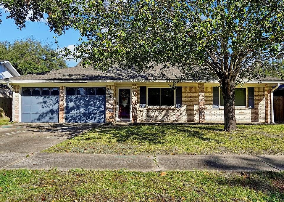 1st image of 734 E Dartmouth Lane