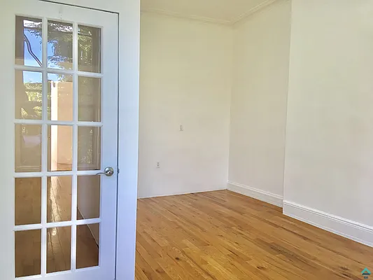 Rented by EXR | media 3