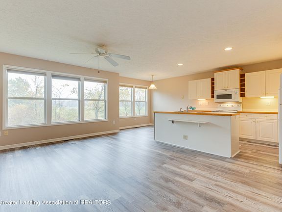5th image of 465 Red Cedar Blvd