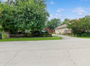 1317 Plain Ave, Aurora, IL 60505