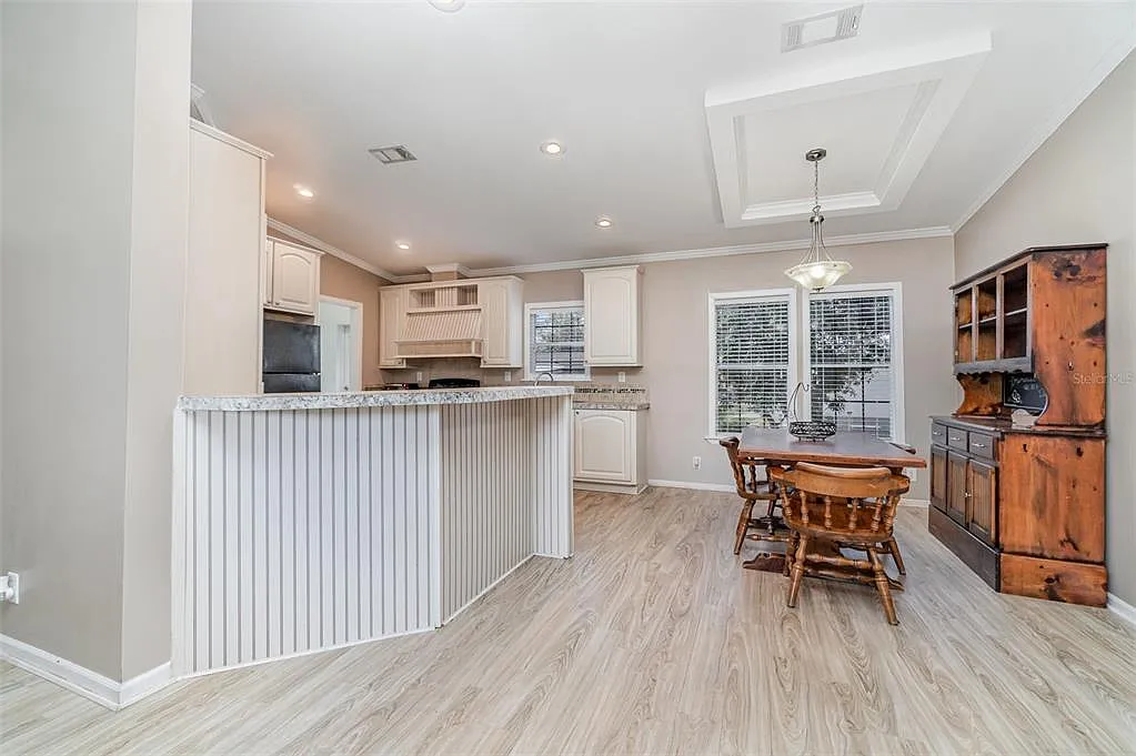 3 bed, 2.0 bath, 1440 sqft, $2,000 — Photo 4