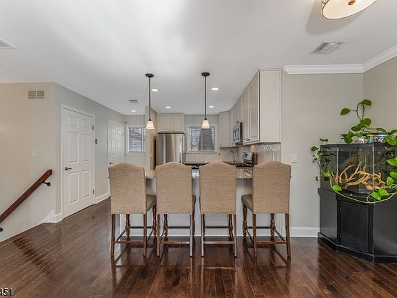 3rd image of 908 Reed Ct