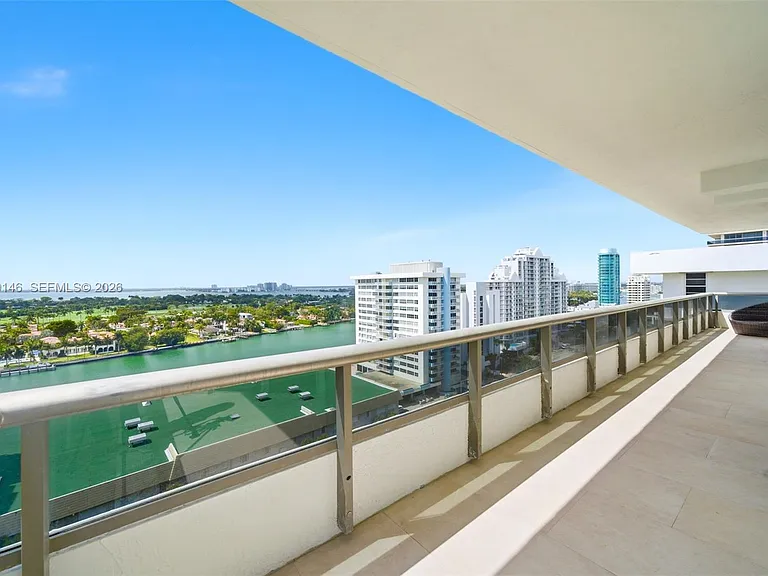 5801 Collins Ave #Penthouse 1600 — Photo 46