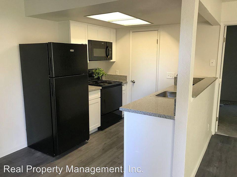 1st image of 2705 Akard Ave APT 03